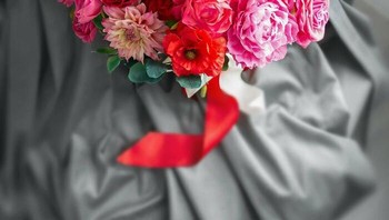 Dikerjakan selama tiga bulan, menghabiskan 8-10 jam setiap hari, akhirnya jadilah buket pernikahan dari tanah liat yang sangat realistis ini! Foto: BoredPanda