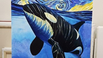 Seseorang melukis seekor orca di bawah langit malam berbintang Van Gogh. Foto: BoredPanda