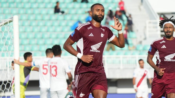 PSM Makassar dan Persib Bandung berhadapan di pekan ke-33 Super League 2025/2026. Yuran Fernandes berhasil menyamakan skor menjadi 1-1 di menit ke-53.