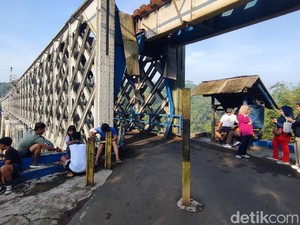 Dilema Jembatan Cirahong: Penjaga Hilang, Keamanan Dipertanyakan