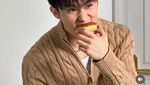 Mark Lee Doyan Ngemil Cupcake hingga Makan Es Krim Bareng Member NCT