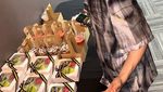 Mark Lee Doyan Ngemil Cupcake hingga Makan Es Krim Bareng Member NCT