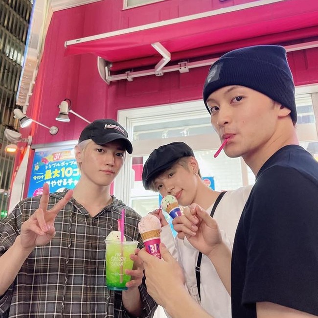 Mark Lee Doyan Ngemil Cupcake hingga Makan Es Krim Bareng Member NCT