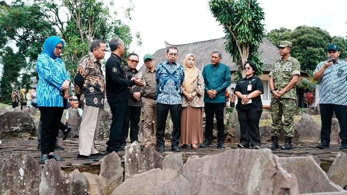Menbud Fadli Zon