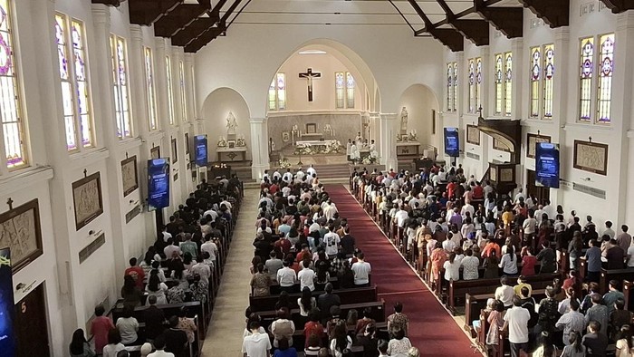 Misa Paskah 2026 di Katedral Surabaya.
