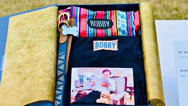 Pakaian khusus untuk anjing peliharaan Presiden Republik Korea, Lee Jae Myung. (Dok. setneg.go,id)