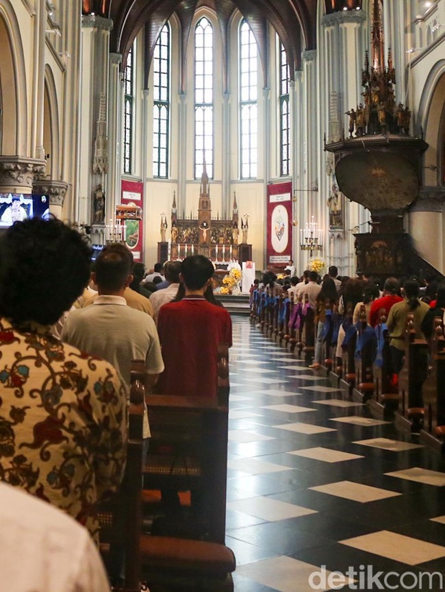 Potret Misa Paskah di Gereja Katedral Jakarta