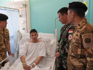 Komandan PMPP TNI Jenguk Prajurit Luka-luka Buntut Serangan di Lebanon