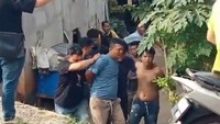 Gerebek Rumah Bandar Sabu di OKU Timur, Polisi Amankan 5 Orang