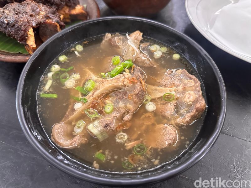Sop Buntut Cililin