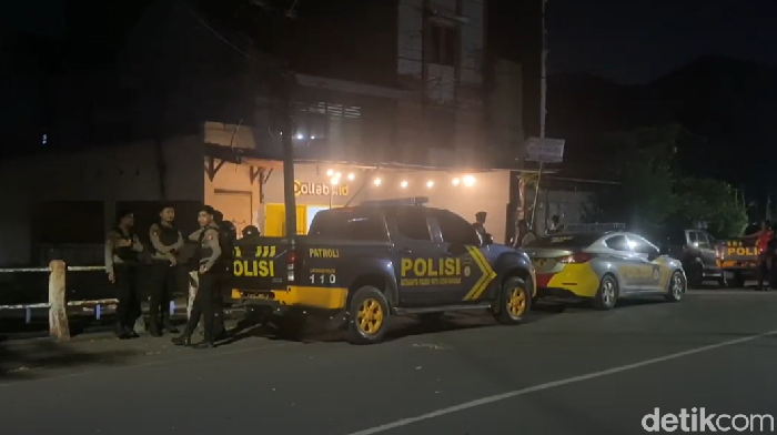 Tawuran warga di Sungai Saddang Makassar pecah hingga polisi turun tangan.