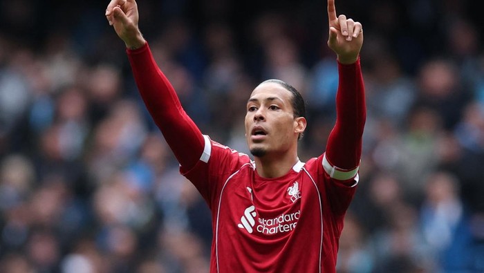 Soccer Football - FA Cup - Quarter Final - Manchester City v Liverpool - Etihad Stadium, Manchester, Britain - April 4, 2026 Liverpools Virgil van Dijk reacts REUTERS/Phil Noble