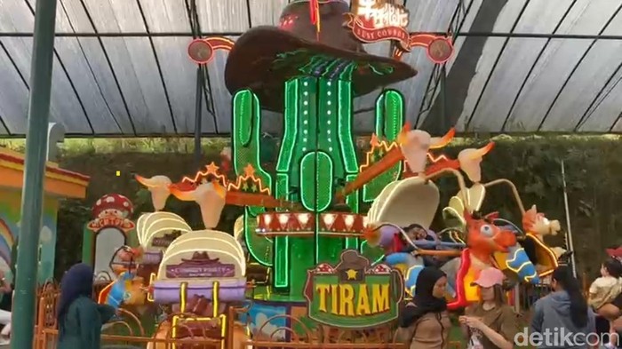 Wahana Tiram di Mikutopia yang patah