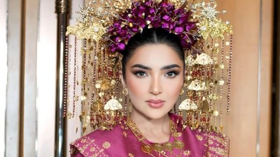 Potret Ashanty Perdana Pakai Baju Adat Palembang, Memukau Dengan Suntiang