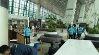 Selain gangguan pada fasilitas, cuaca ekstrem juga berdampak pada operasional penerbangan. Berdasarkan data Airport Operation Control Center (AOCC), sejumlah penerbangan mengalami penyesuaian, termasuk dialihkan ke bandara lain, menjalani holding, hingga melakukan go around. foto dok. Angkasa Pura Indonesia