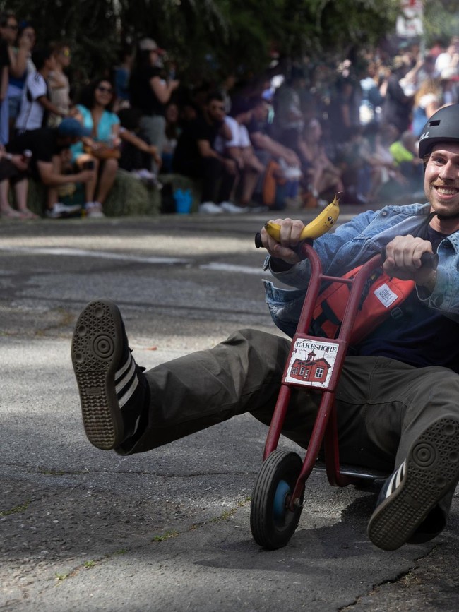 Balapan Big Wheel Warnai Jalanan San Francisco