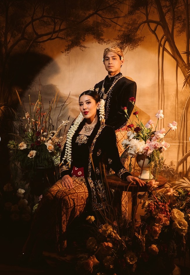 Sebelumnya pada Oktober 2025 lalu, putra Tamara Bleszynski itu diketahui telah melamar secara resmi sang kekasih. Tampaknya kini hari bahagia keduanya sudah semakin dekat. Foto: Instagram/@cleanthaislan