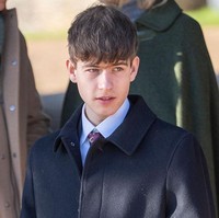 James lahir melalui operasi caesar di Frimley Park Hospital pada 17 Desember 2007. Nama lengkapnya adalah James Alexander Philip Theo, yang juga menjadi penghormatan kepada kakeknya, Pangeran Philip. Foto: Getty Images/Ben Montgomery