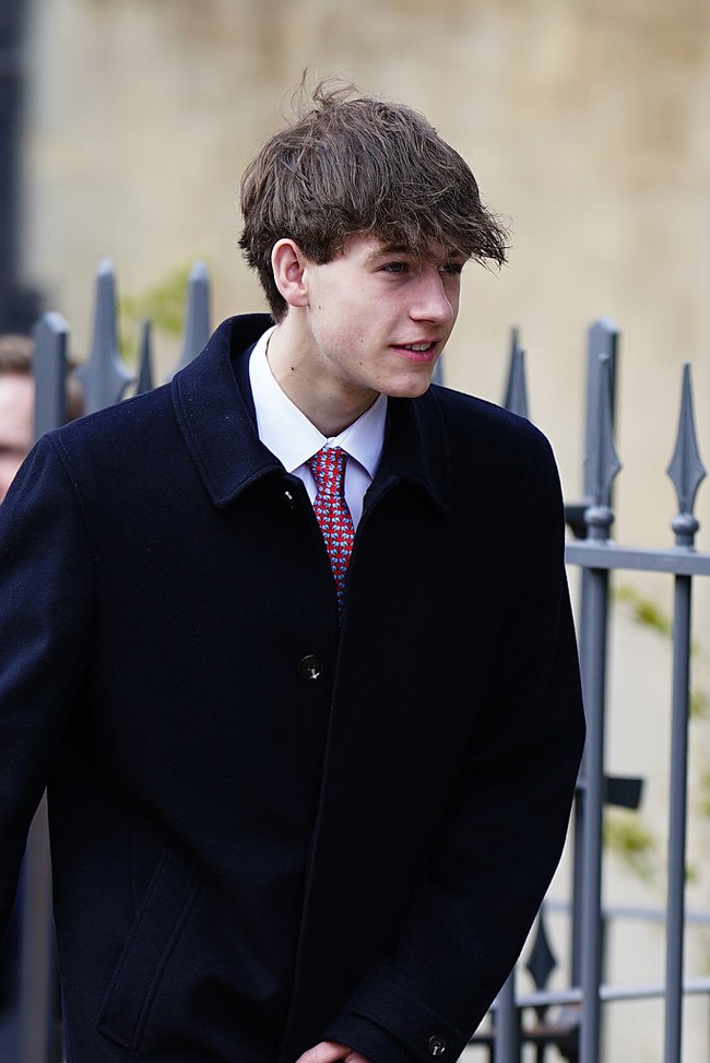 James merupakan sepupu pertama dari Prince William dan anak dari dua anggota keluarga kerajaan yang cukup populer, Pangeran Edwad dan Sophie, Duchess of Edinburgh. Meski begitu, James, Earl of Wessex, selama ini dikenal jarang tampil di hadapan publik. Foto: Getty Images/Ben Montgomery