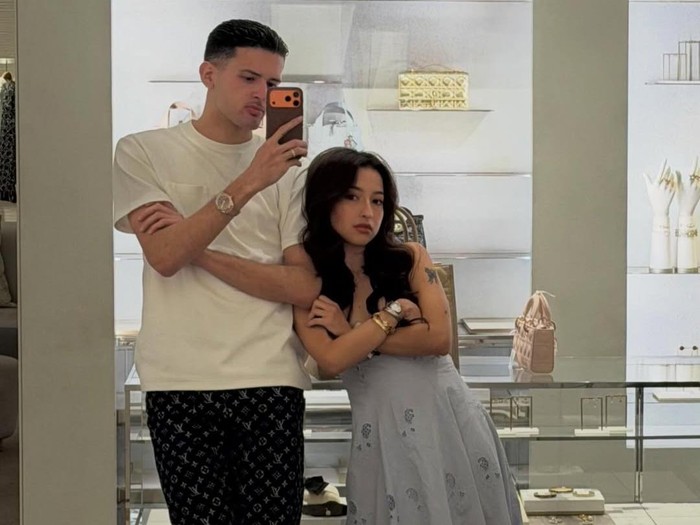 Kebersamaan Jennifer Coppen dan Justin Hubner.