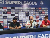 Taktik Unik Johnny Jansen di Balik Kemenangan Besar Lawan PSBS Biak