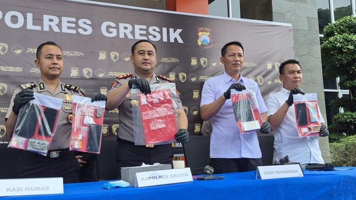 Kapolres Gresik AKBP Ramadhan Nasution saat press release