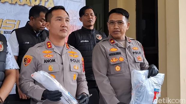 Kapolres Purwakarta, AKBP I Dewa Putu Gede Anom Danujaya, saat menggelar rilis di Mapolres Purwakarta, Senin (06/04/2026). Kapolres Purwakarta, AKBP I Dewa Putu Gede Anom Danujaya, saat menggelar rilis di Mapolres Purwakarta, Senin (06/04/2026).