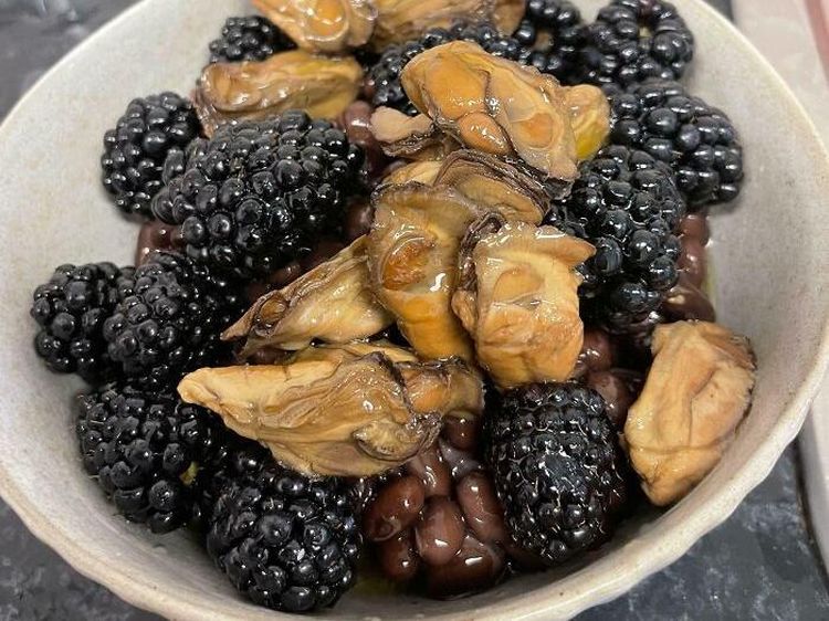 Kombinasi Makanan Paling Aneh yang Bikin Mual, Berani Coba?