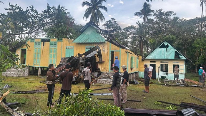 Puting Beliung Terjang Lingga, 2 Rumah Rusak-Warga Mengungsi