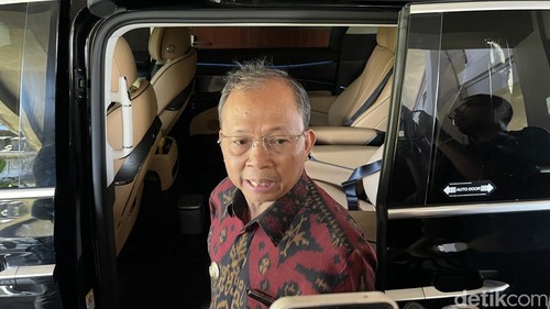 Gubernur Bali Wayan Koster saat diwawanacacar