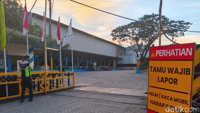 Pabrik PT Great Wall Steel (GWS) yang berlokasi di Desa Janti, Kecamatan Waru, Sidoarjo lokasi ledakan