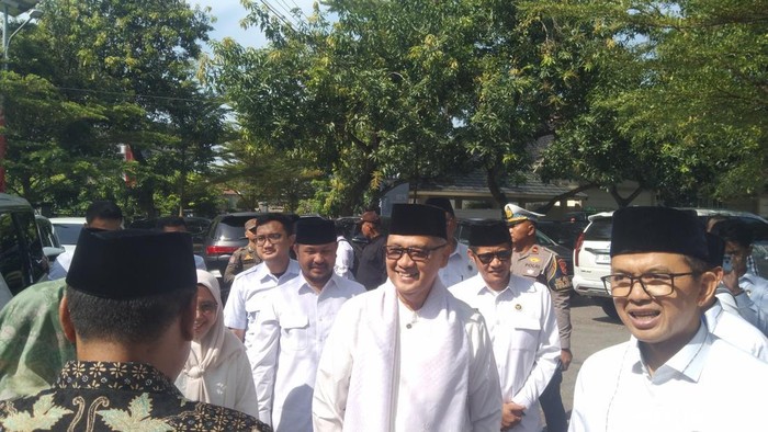 Menteri Haji dan Umrah Mochamad Irfan Yusuf saat menghadiri Bimbingan Manasik Haji tingkat Kabupaten Majalengka.