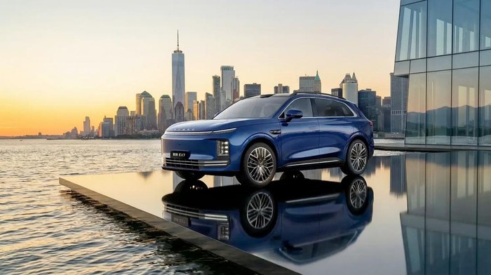 Merek premium Chery, Exeed EX7