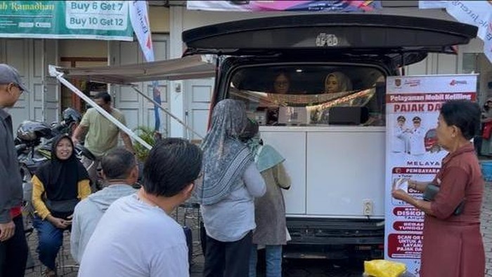 Layanan mobil keliling Pakdesemar Pemkot Semarang.
