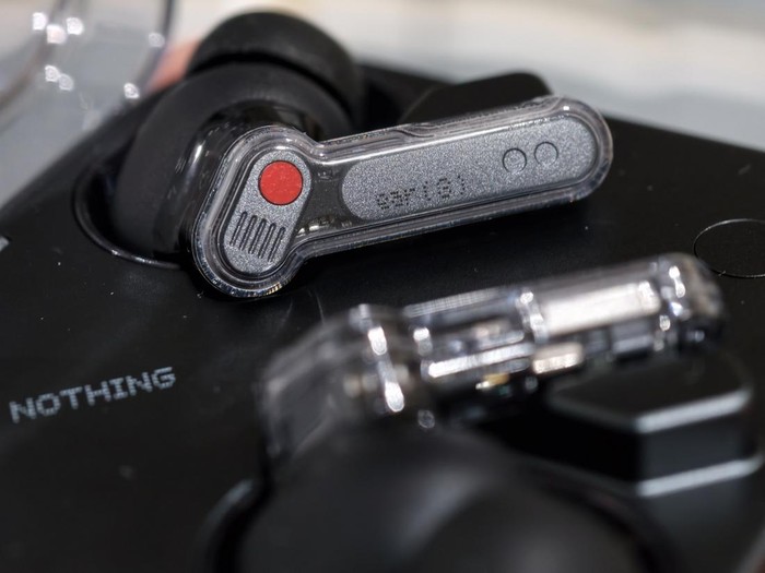 Review Nothing Ear (3): Desain Transparan, Suara Makin Nendang