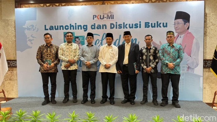 Peluncuran Buku Teladan Sang Menteri Angkat Kisah Perjalanan Nasaruddin Umar