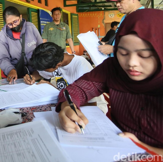 Pendatang Baru Membeludak, Pemprov DKI Gencarkan Pendataan dan Perekaman KTP