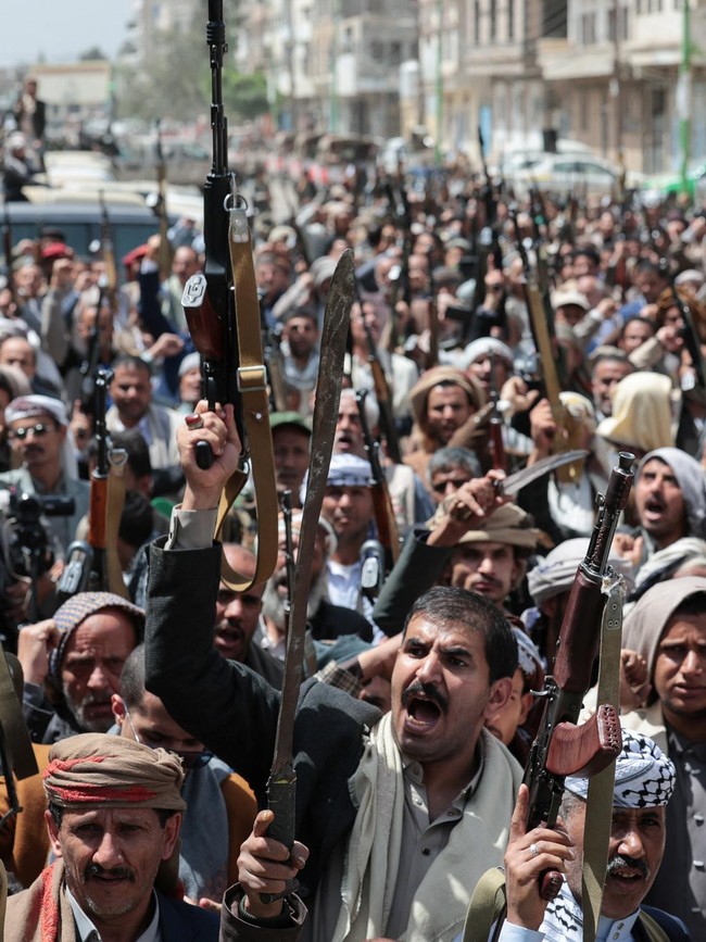 Pendukung Houthi Turun ke Jalan, Tunjukkan Dukungan ke Iran