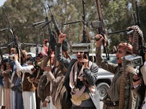Panas! Houthi Tembakkan Rudal, Larang Kapal Israel Berlayar di Laut Merah