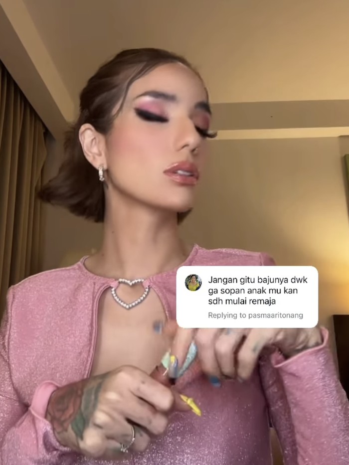 Jawaban Jleb Sheila Marcia soal Diminta Gak Pakai Baju Terbuka saat Nge-DJ