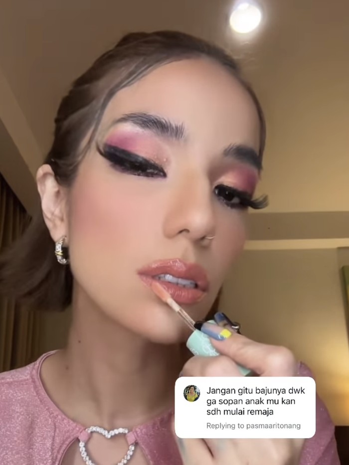 Jawaban Jleb Sheila Marcia soal Diminta Gak Pakai Baju Terbuka saat Nge-DJ