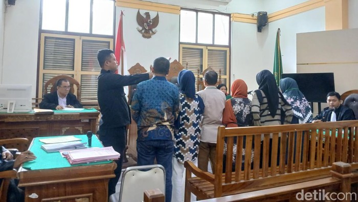Sidang dakwaan Asrizal di ruang Cakra 3 Pengadilan Negeri Medan, Senin (6/4/2026)