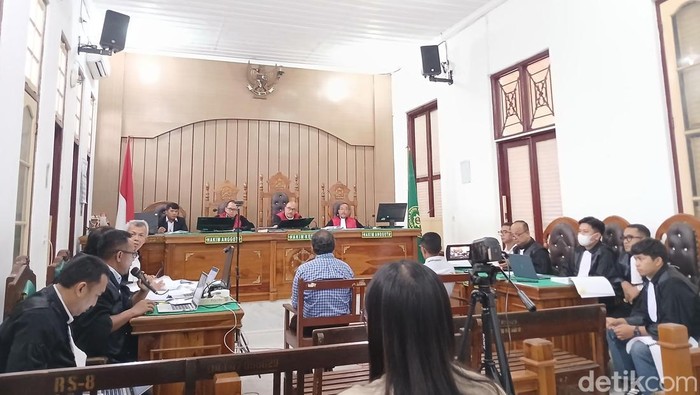 Sidang kasus korupsi kereta api di PN Medan, Senin (6/4/2026)