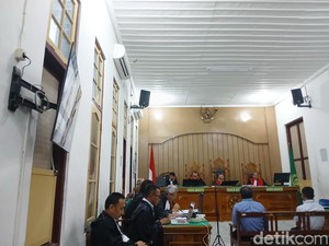 Saksi Ngaku Disuruh PPK Balai Teknik Perkeretapian 1 Medan Gadaikan Laptop-Mobil