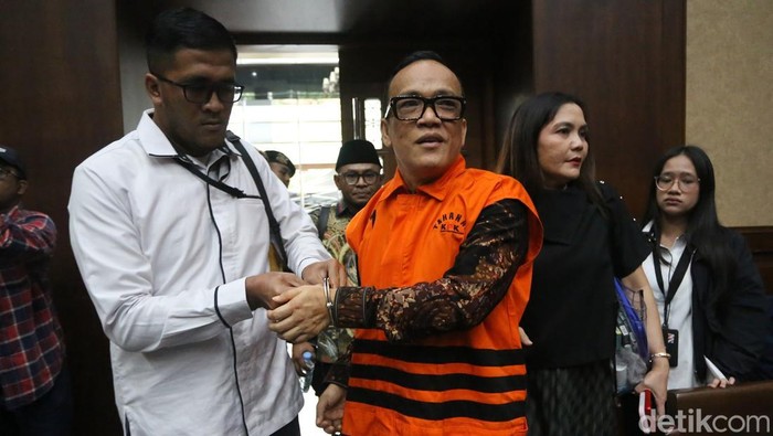 Terdakwa kasus dugaan pemerasan dalam pengurusan sertifikat K3 di Kementerian Ketenagakerjaan Immanuel Ebenezer (Noel) menjalani sidang lanjutan di Pengadilan Tipikor, Jakarta, Senin (6/4/2026) dengan agenda pemeriksaan saksi-saksi. Hadir dalam sidang tersebut 6 orang saksi yaitu  (kiri-kanan) Direktur PT Upaya Karya Sejahtera Vera Lutfia, Direktur Surya Kusuma Nusantara Sri Rejeki, General Manager PT Waterland Nusantara Siti Fatimah, staff admin Asosiasi LPK3I Salwati Fauziyah, Direktur Fresh Galang Mandiri Rusmini dan Direktur Barito Sarana Karya Roni Sugiarto.