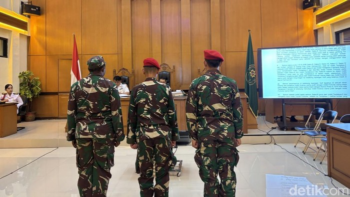 Sidang tiga prajurit TNI di kasus pembunuhan Kacab Bank digelar di Pengadilan Militer II-08 Jakarta. (Rachma/detikcom)