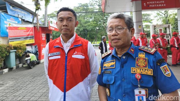Suasana SPBU Sriwijaya yang ditutup mulai Senin-Selasa, 6 dan 7 April 2026. Suasana SPBU Sriwijaya yang ditutup mulai Senin-Selasa, 6 dan 7 April 2026, usai kejadian kebakaran motor Fiz R beberapa hari lalu.