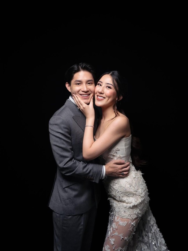 2 Tampilan Prewedding Teuku Rassya dengan Cleantha Islan
