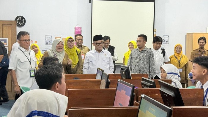 TKA di SMPN 2 Curug Tangerang, Ditinjau Langsung Mendikdasmen pada Senin (6/4/2026)