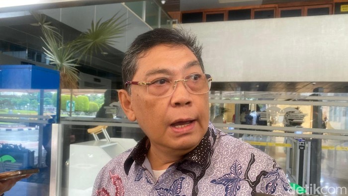 Ketua Komisi I DPR RI Utut Adianto di Kompleks Parlemen, Senayan, Jakarta Pusat, Senin (6/4/2026).